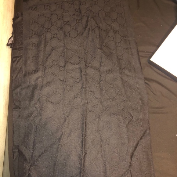 COPY - Authentic (real) Gucci scarf - Picture 6 of 6